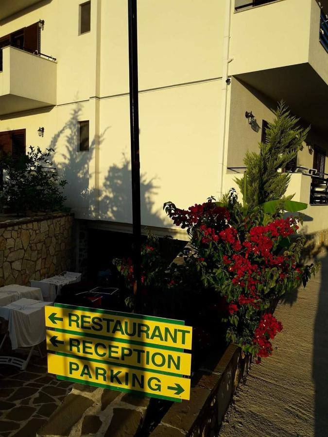Hotel Natali Dhërmi 외부 사진